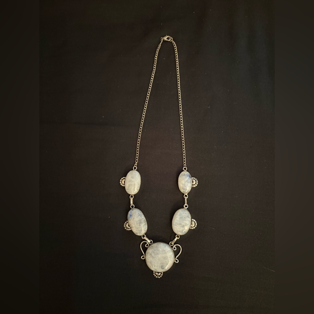 Large rainbow moonstone necklace with lobster clasp in unmarked silver EUC